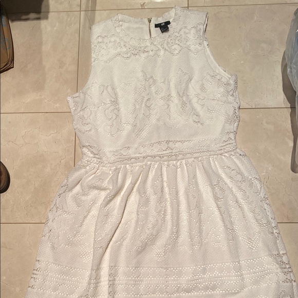 Elegant White Lace Dress - Picture 1 of 1